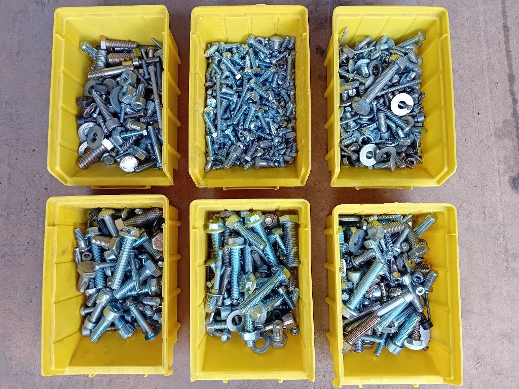 Lot bouten moeren recup, Ophalen, Zo goed als nieuw, Bouten of Moeren