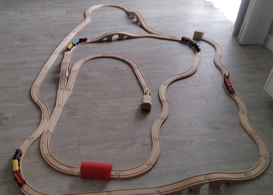 Circuit ferroviaire en bois IKEA, Enlèvement ou Envoi, Comme neuf, Autres types