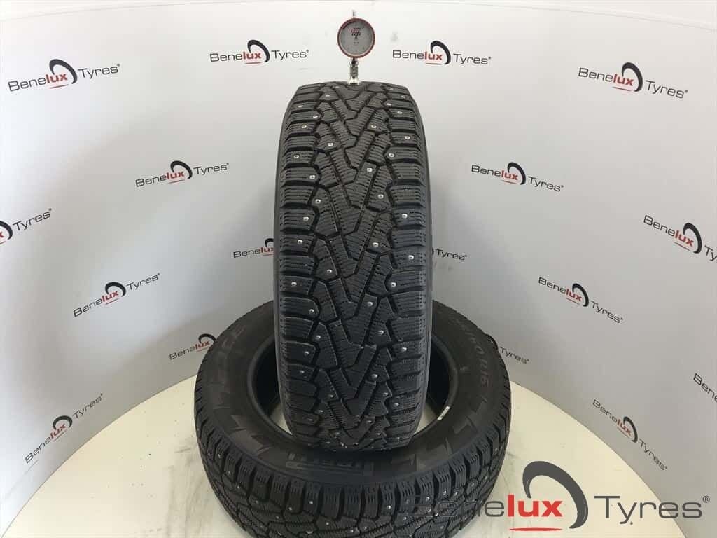 winter spijkerbanden 205/60R16 Pirelli 205/60 R16 205/60/16, Autos : Pièces & Accessoires, Pneus & Jantes, Pneus hiver, -, 16 pouces