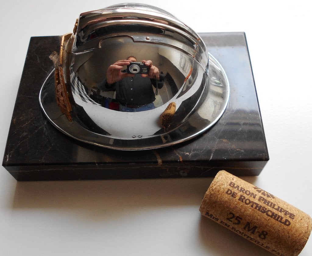 Presse papier. Casque miniature de pompier ., Enlèvement ou Envoi