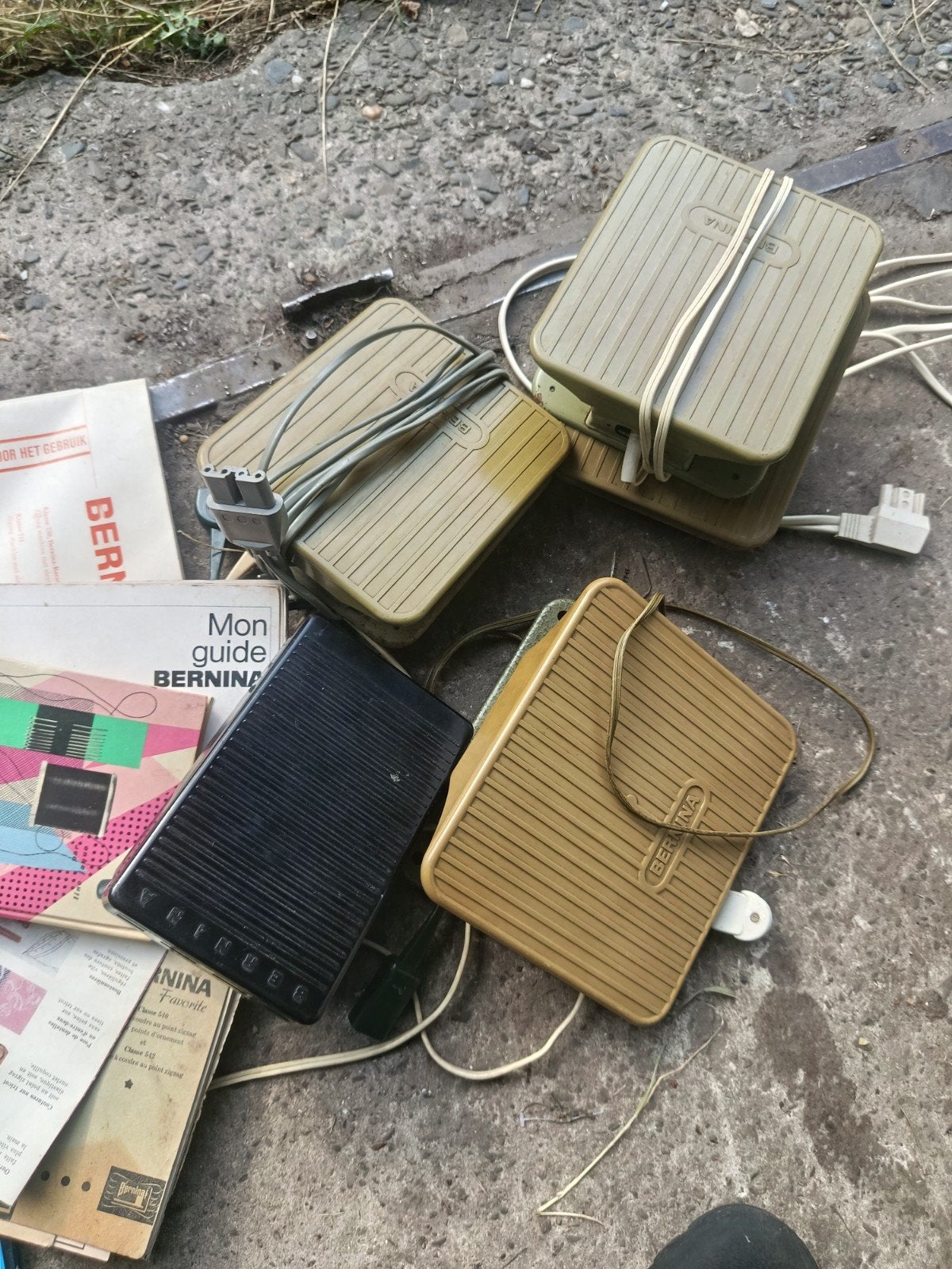 pédales et documents Bernina, Enlèvement ou Envoi, Utilisé, Accessoires, Bernina