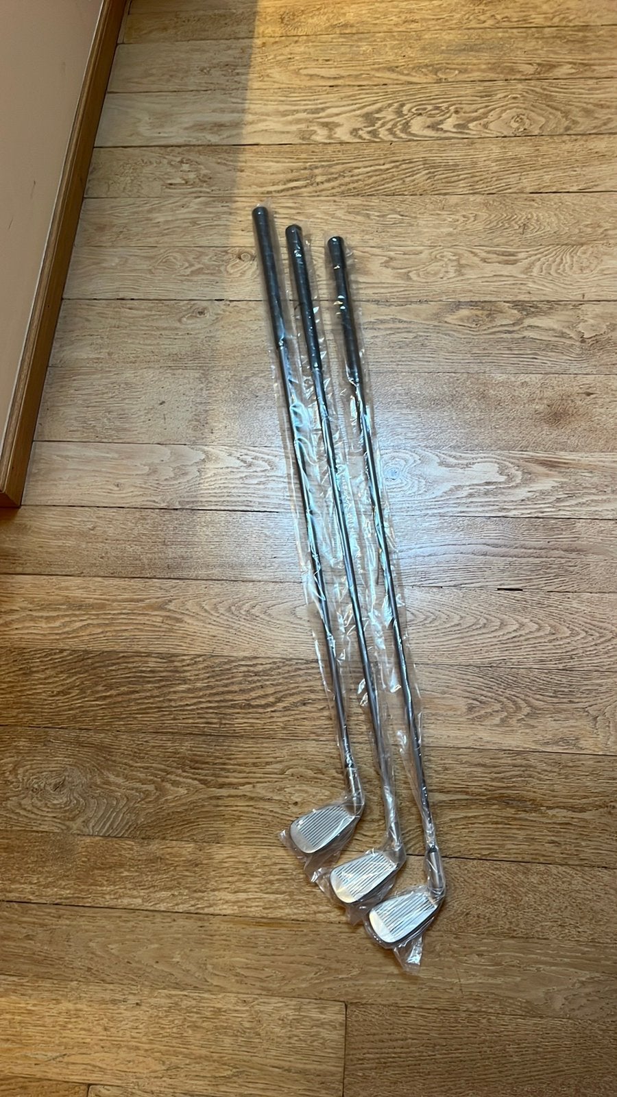 3 Nieuwe golf clubs - in verpakking - Cosmic, Sports & Fitness, Enlèvement, Neuf, Club, Autres marques