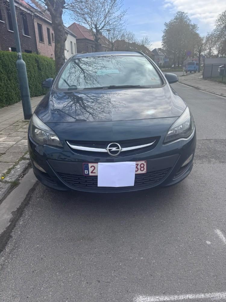 Opel Astra Sport Tourer avec attache remorque, Autos, Achat, Euro 6, Boîte manuelle, Noir