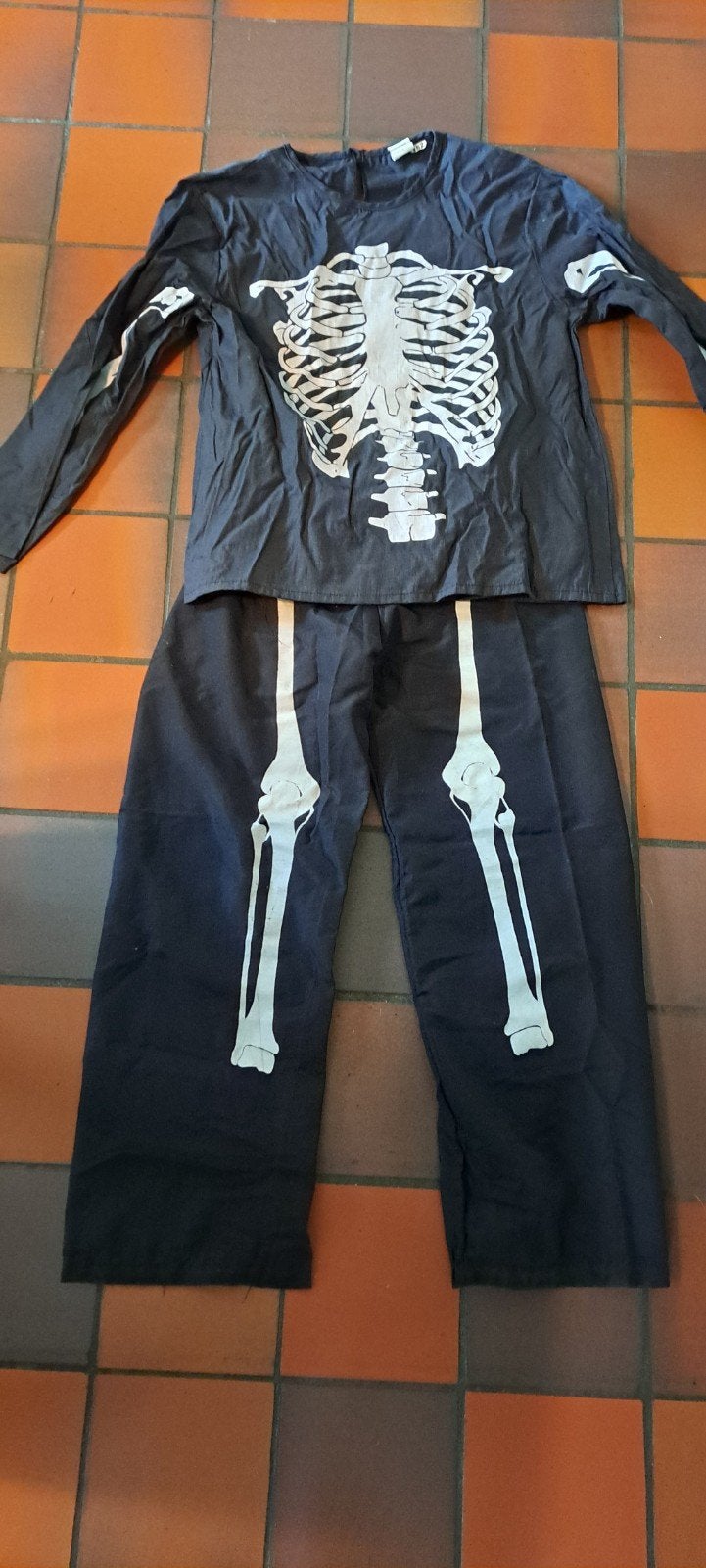 Verkleed t shirt en broek geraamte, Ophalen of Verzenden, Gebruikt, 146 t/m 152, Jongen of Meisje