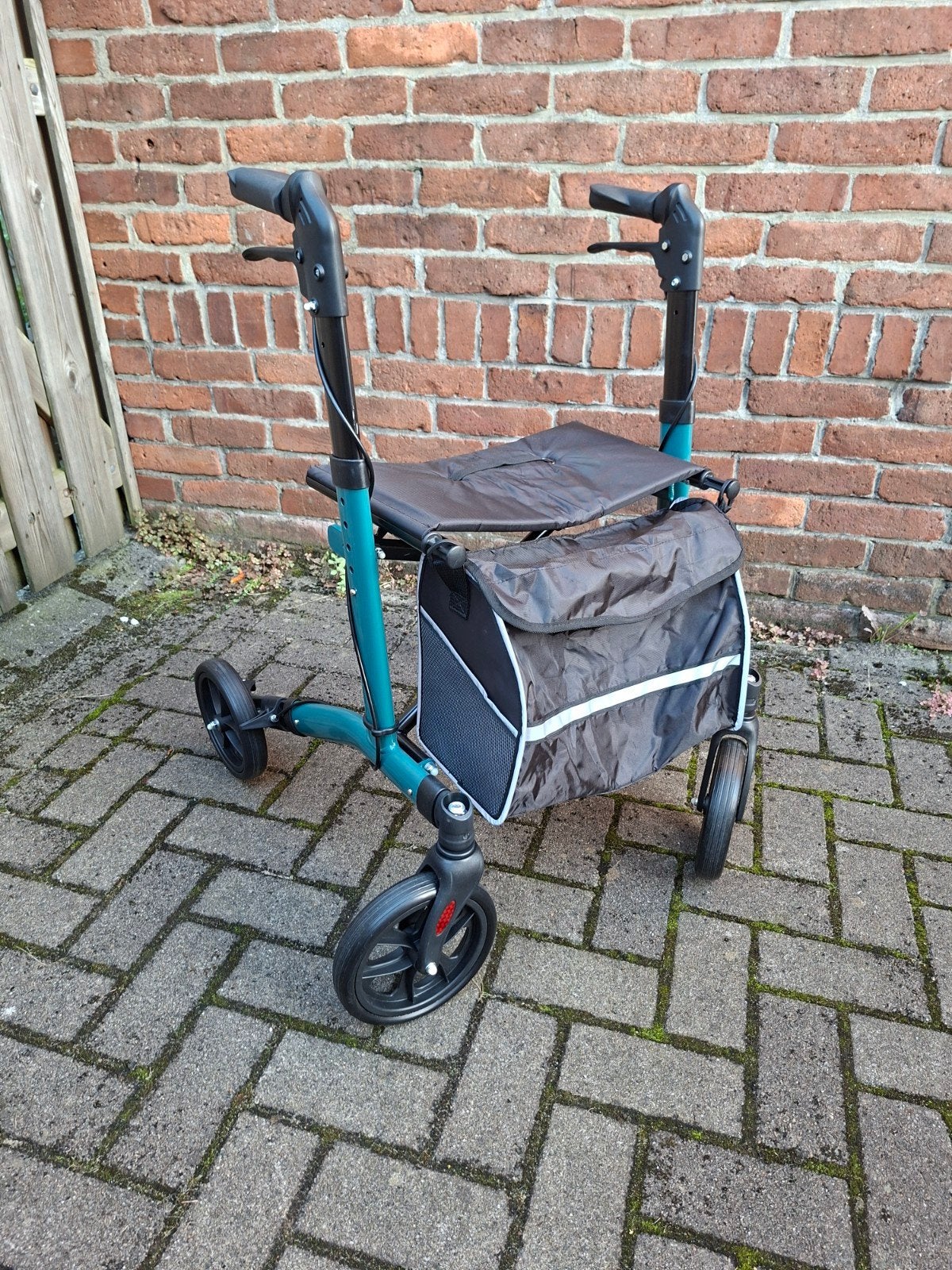 Rollator  merk Rovera  Splinternieuwe, Ophalen