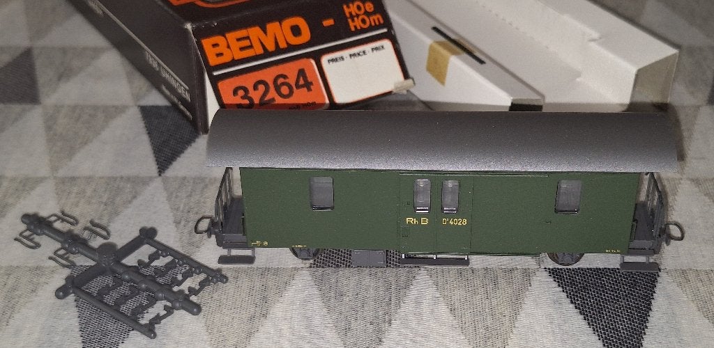 BEMO HOm 3264 Bagagewagen van de RhB, Hobby en Vrije tijd, Ophalen of Verzenden, Zo goed als nieuw, Gelijkstroom, Wagon