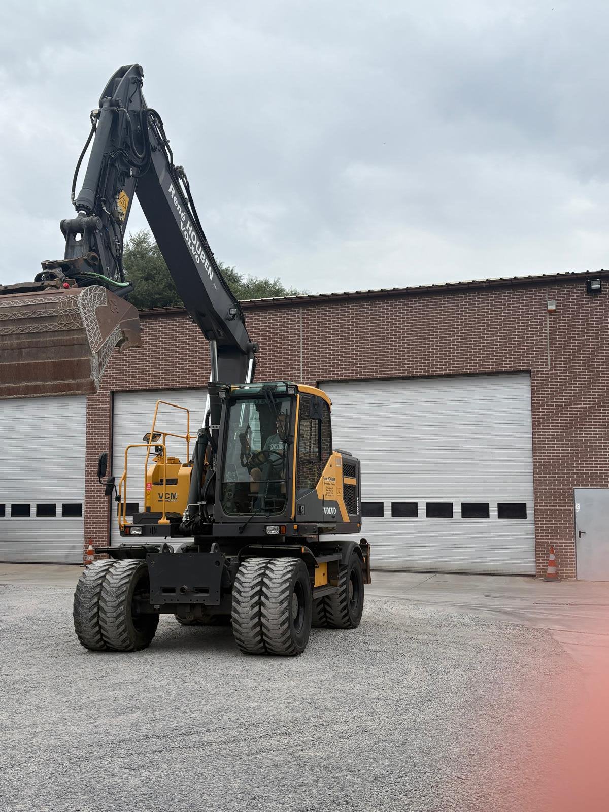 Volvo bandenkraan EW160E, Ophalen, Graafmachine
