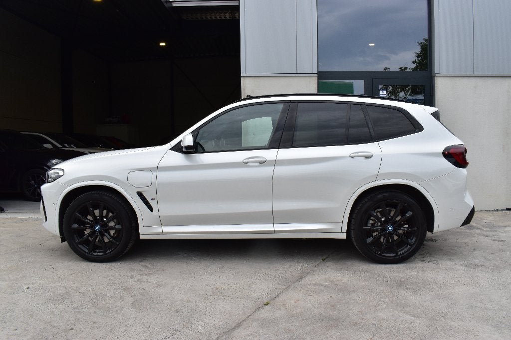 BMW X3 PHEV xDrive30e Pack M *Pano* Black/Pearl White, Cuir, Achat, Entreprise, Entretenue par le concessionnaire