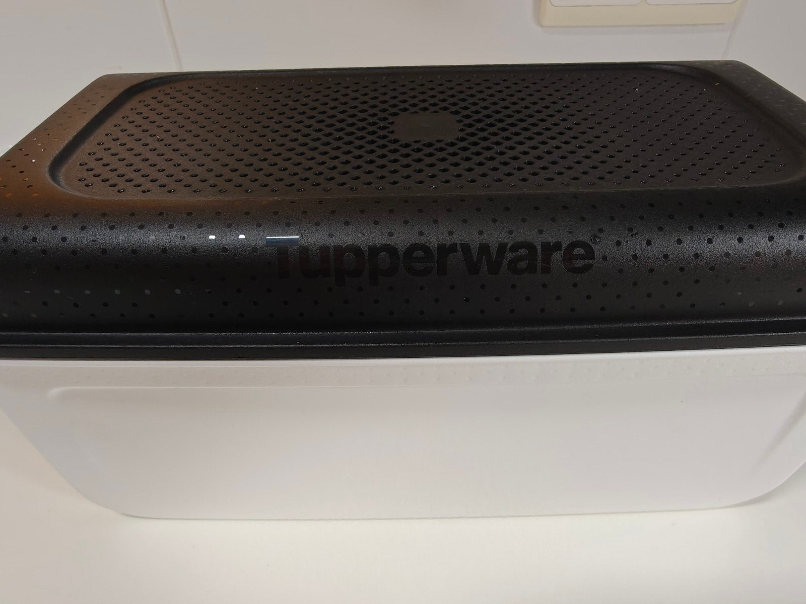 Tupperware brood bewaardoos, Ophalen, Zo goed als nieuw, Bus of Trommel