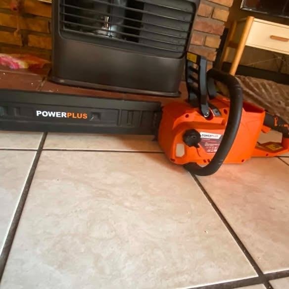 accu kettingzaag power plus Dpg 7576, Tuin en Terras, Grasmaaiers, Ophalen, Zo goed als nieuw, Accu-grasmaaier