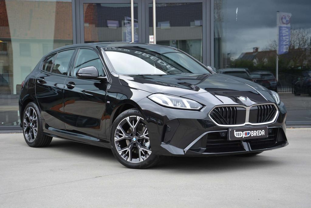 BMW 1 Serie 120 I M-Sport/ Alcantara/ Camera/ Carplay, Auto's, BMW, 1 Reeks, Gebruikt, Zwart, Alcantara