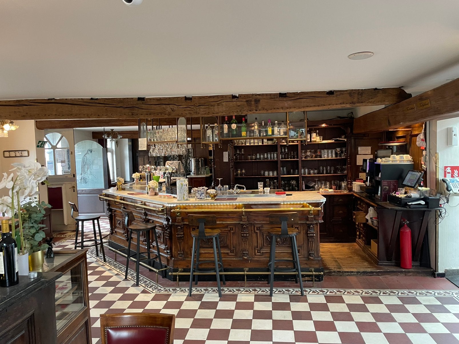 Over te nemen authentieke restaurant in hartje Borsbeek, Ophalen