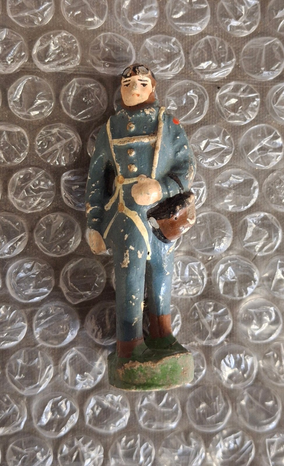 figurine para, Enlèvement