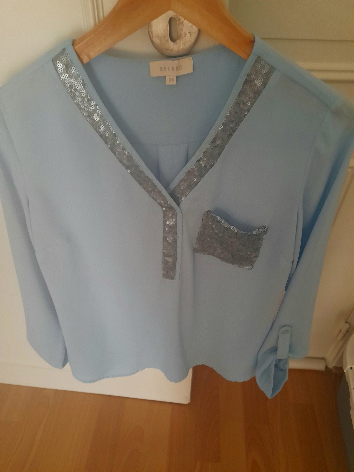 mooi bloesje met pailletten, Kleding | Dames, T-shirts, Ophalen of Verzenden, Maat 36 (S), Blauw