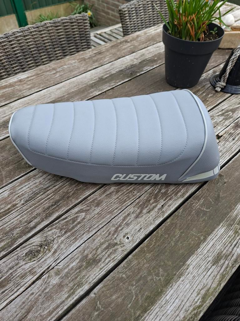 Selle personnalisée grise, Enlèvement ou Envoi, Comme neuf, Selle, Honda Camino