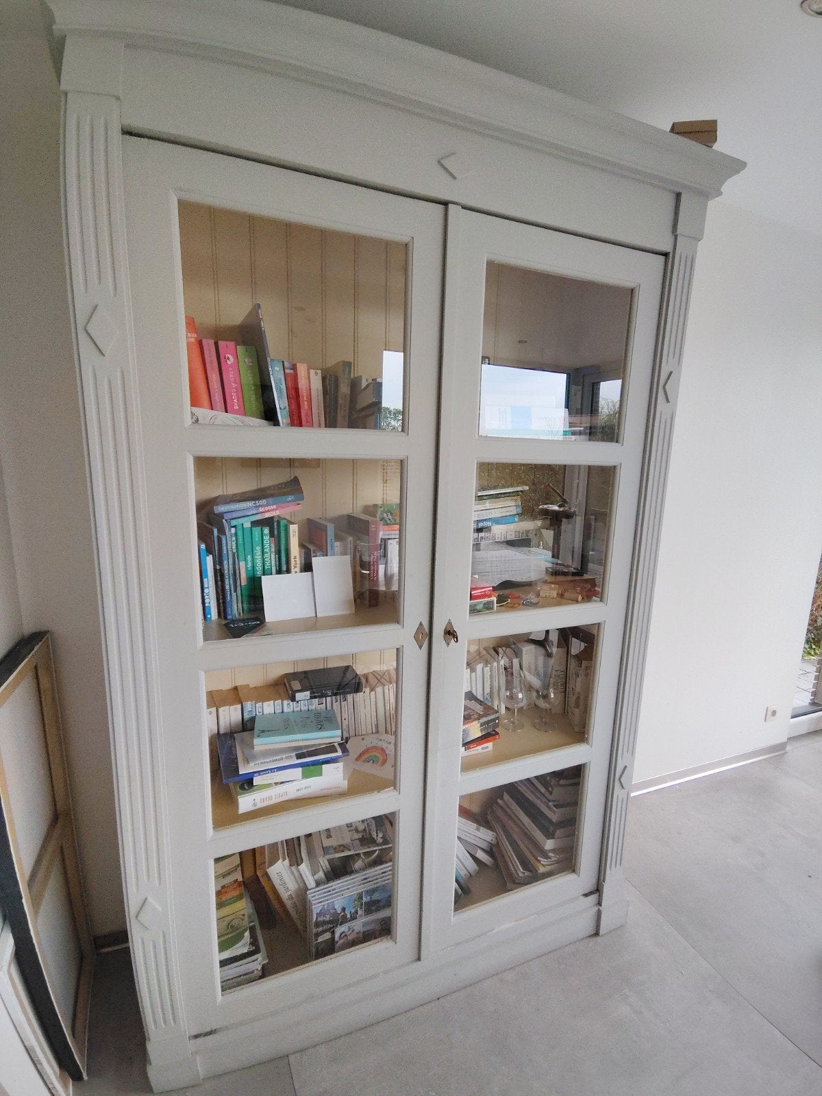 Armoire robuste style colonial 217x 136 x 45, Maison & Meubles, 25 à 50 cm, Avec porte(s), Colonial, 100 à 150 cm