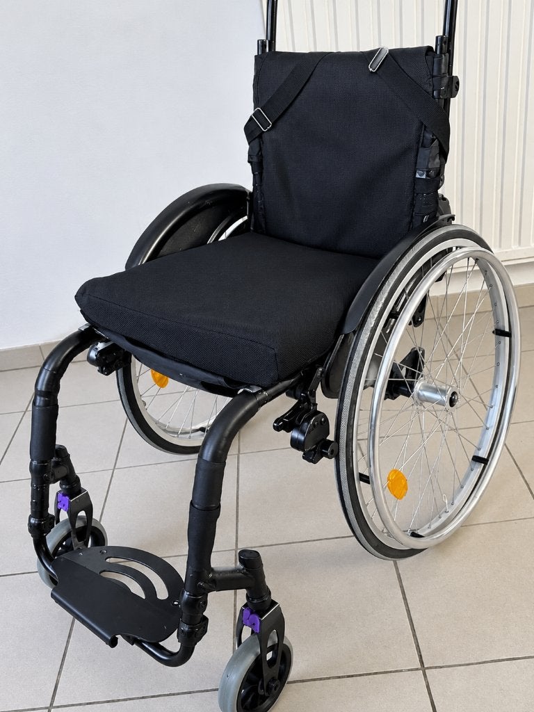 Fauteuil roulant Quickie - largeur d'assise 43 cm - bon état, Divers, Enlèvement, Pliant, Utilisé, Fauteuil roulant manuel