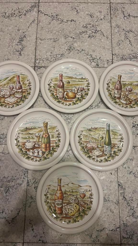 Assiettes Keramis Louvière Boch — Vins et fromages français, Enlèvement ou Envoi