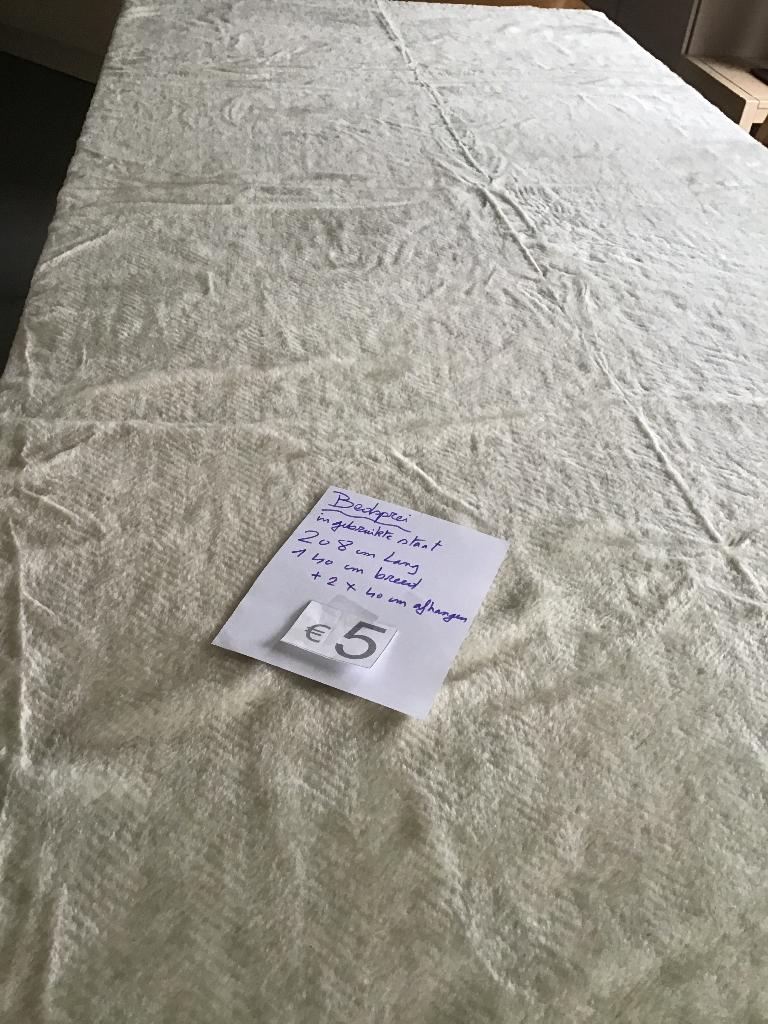 2 couvre-lits usagés pour seulement 5€ chacun, Enlèvement ou Envoi, Utilisé