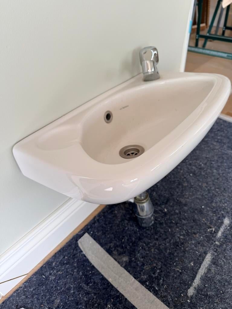 Bac de lavage des mains pour toilettes, Lavabo ou Évier, Moins de 25 cm, Moins de 100 cm, Enlèvement