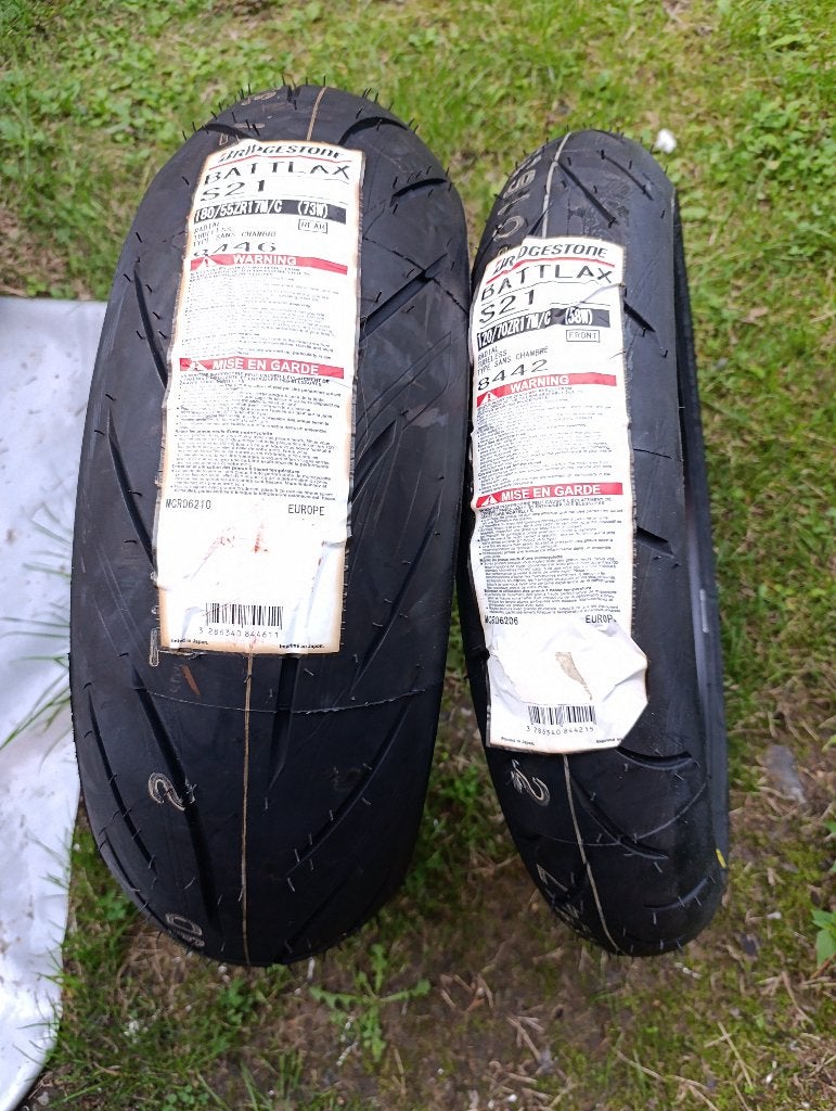 Set de Bridgestone battlax supersport S21 en  120/180, Motos, Enlèvement, Neuf