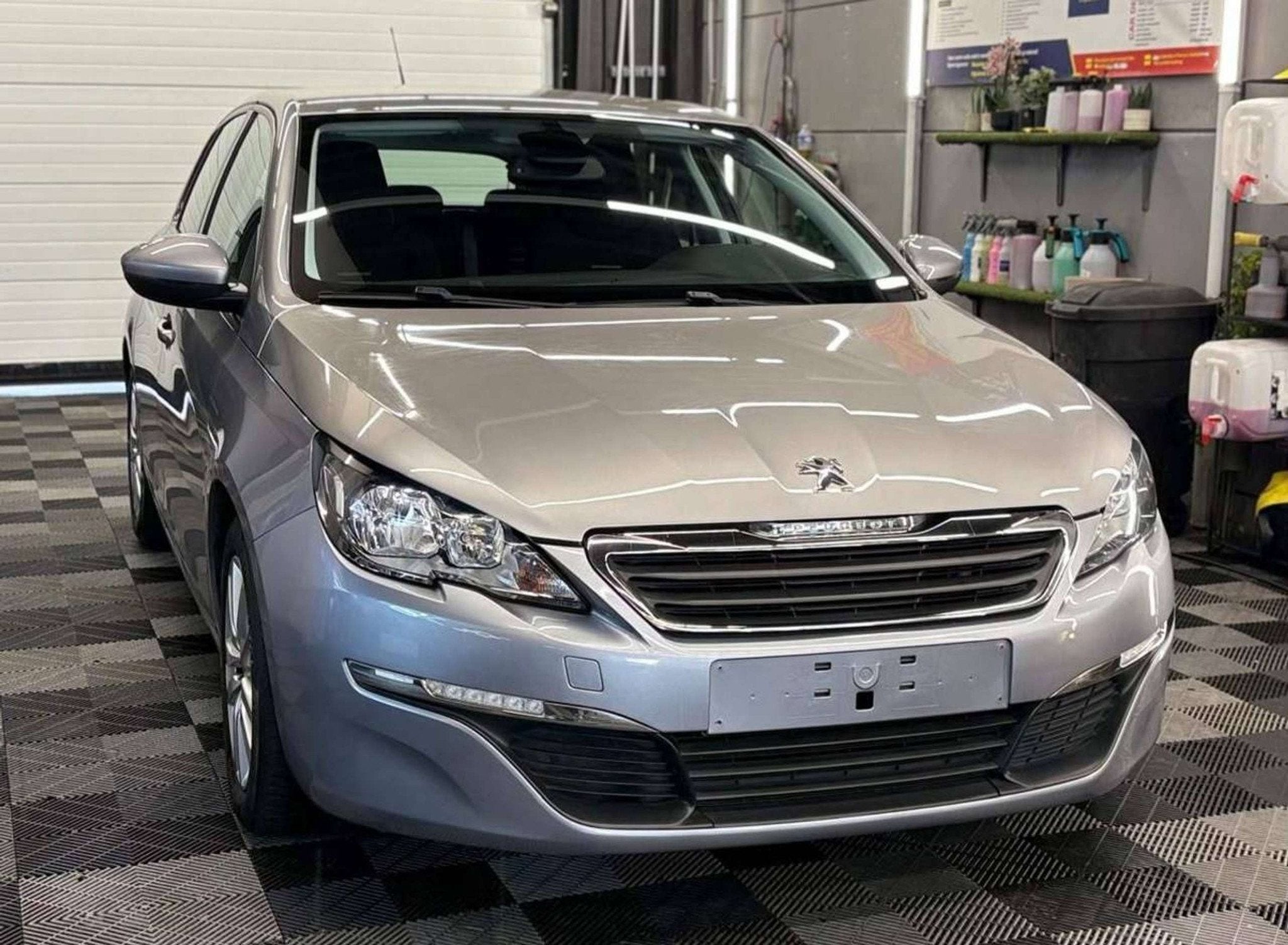 Peugeot 308 1.2 PureTech bj. 2014 143000km benzine, Auto's, Gebruikt, 1199 cc, Bedrijf, 5 deurs