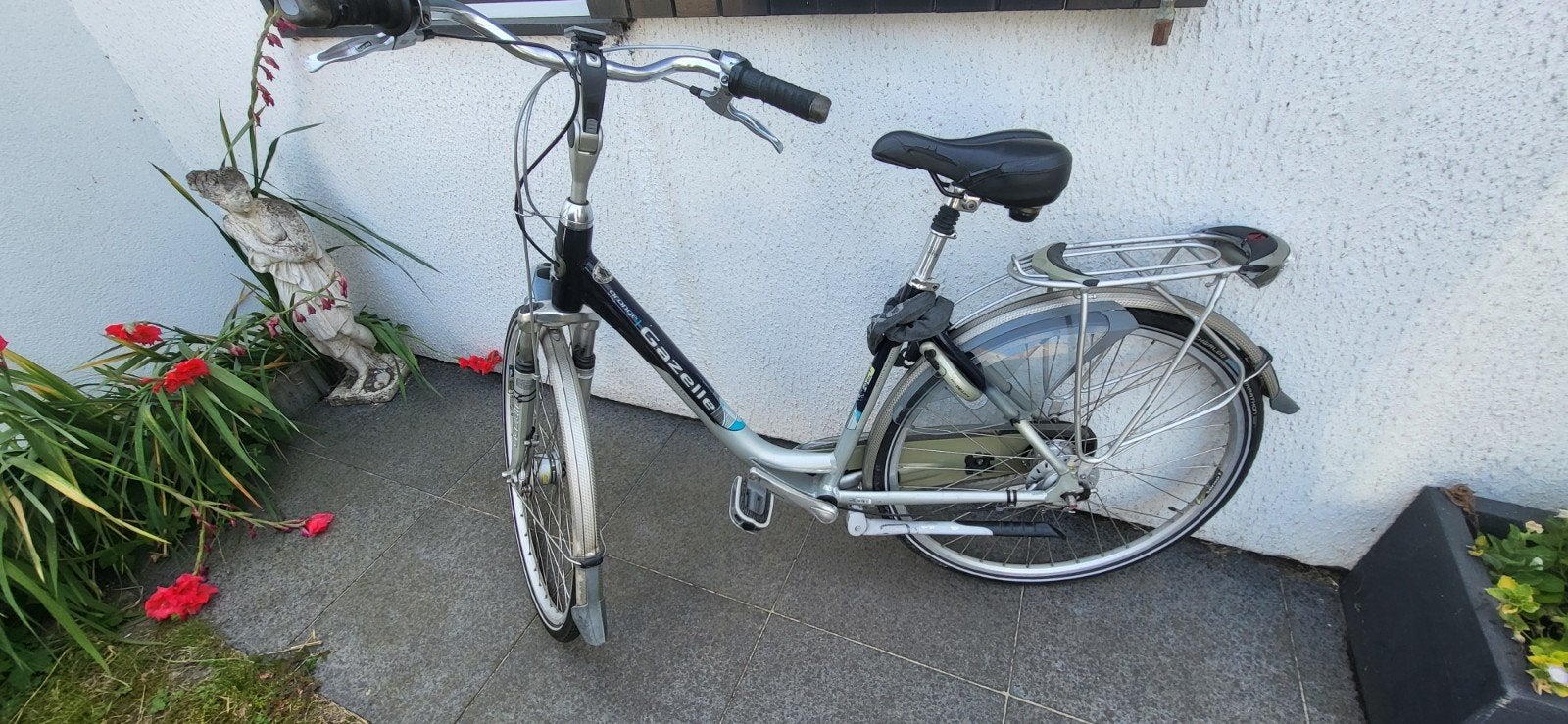 GAZELLE vrouwenfiets met dubbel slot., Fietsen en Brommers, Fietsen | Dames | Damesfietsen, Ophalen, Velgrem, Zo goed als nieuw