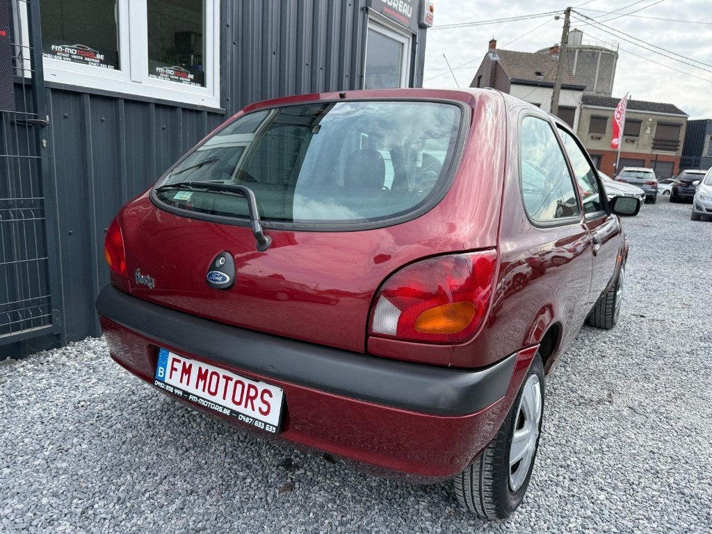 Ford Fiesta 1.3i/Euro 4 LEZ OK 2030/Onderhoud OK +CT OK, Voorwielaandrijving, 1299 cc, Stof, Zwart