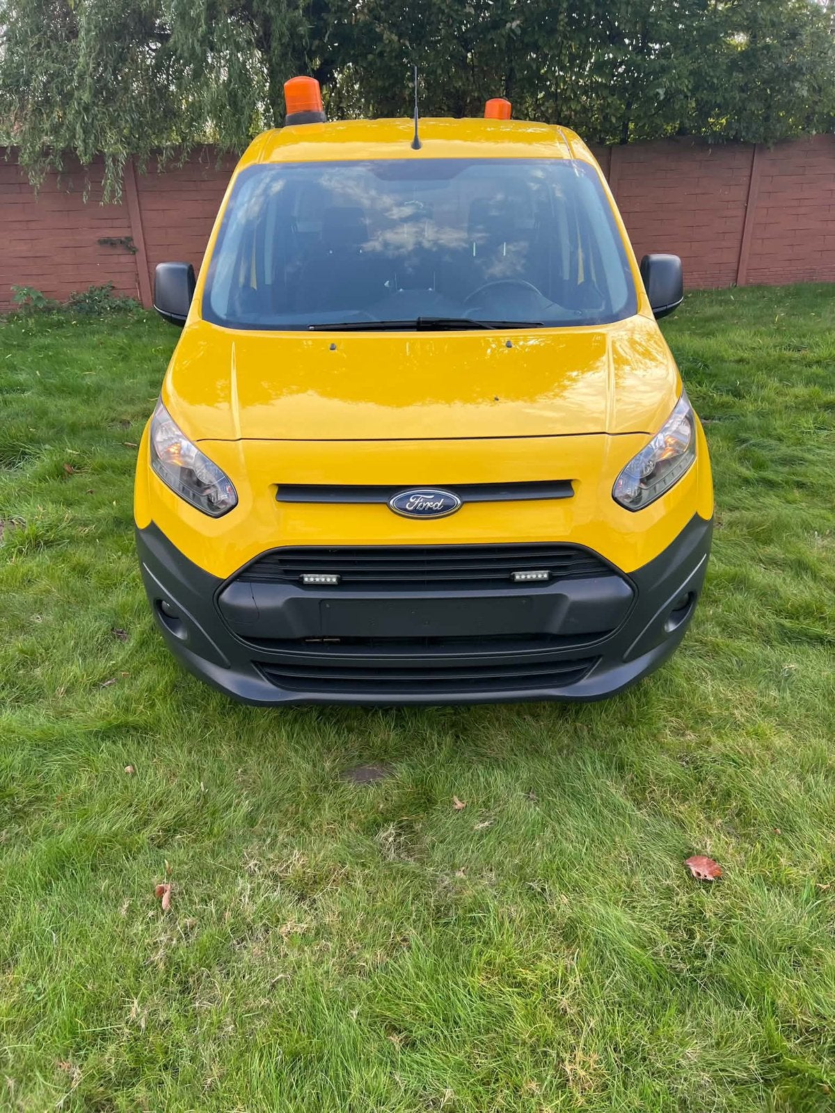 Ford Tourneo Connect 170.000km. 2016 1 eigenaar, Achat, https://public.car-pass.be/vhr/0b82d10b-f531-4593-b906-d3abe700e2e5?fbclid=IwY2xjawVCCBtleHRuA2FlbQIxMQBwZG9mA3NydGMGYXBwX2lkDzQzNzYyNjMxNjk3Mzc4OAABHtMCye_Ug3ZdPLxW1NtlGRV9WXyAZH-qz4ujSMRiplWlE8A9kd0wu0gCiK5y_aem_x66Wmj8GKUZ-teipD04t9Q