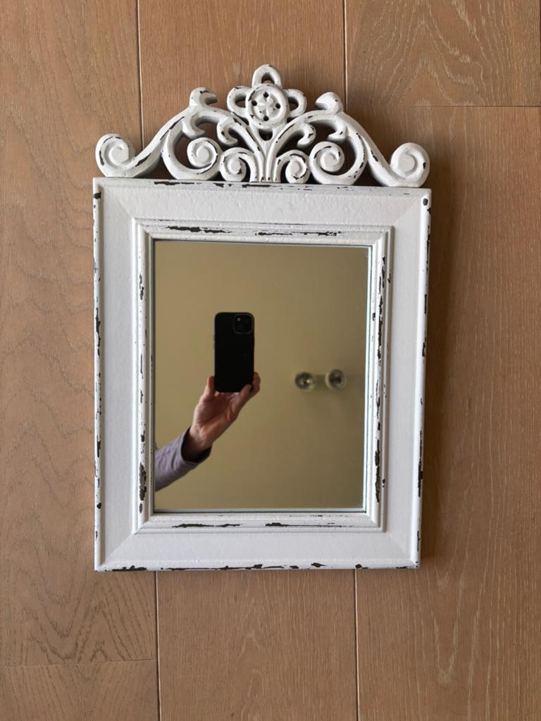 Witte landelijke spiegel, Minder dan 50 cm, Ophalen of Verzenden, Zo goed als nieuw, Minder dan 100 cm
