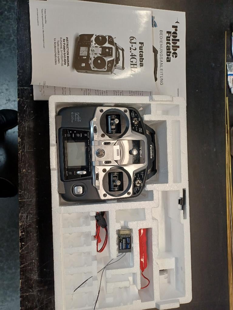 Robbe Futaba 6J-2.4GHz digitaal., Hobby & Loisirs créatifs, Enlèvement ou Envoi, Comme neuf