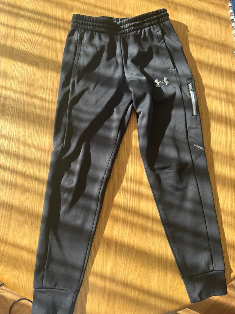 Under Armour broek maat 11-12 jaar, Enfants & Bébés, Vêtements enfant | Taille 152, Enlèvement, Comme neuf, Pantalon