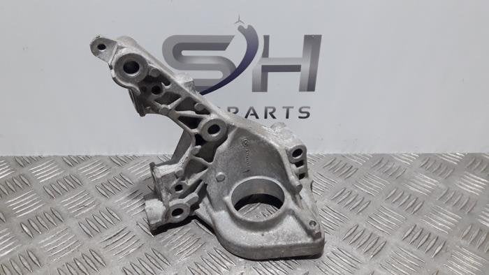 Support moteur d'un Mercedes A-Klasse, Autos : Pièces & Accessoires, Suspension & Châssis, Mercedes-Benz, Utilisé, 3 mois de garantie