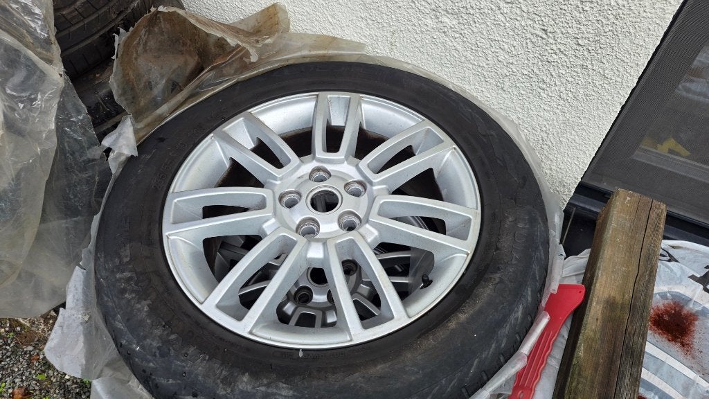 Paire de roues d'hiver Vredestein pour Range Rover L322, Autos : Pièces & Accessoires, Pneus et Jantes, Pneus hiver, 255 mm, Utilisé
