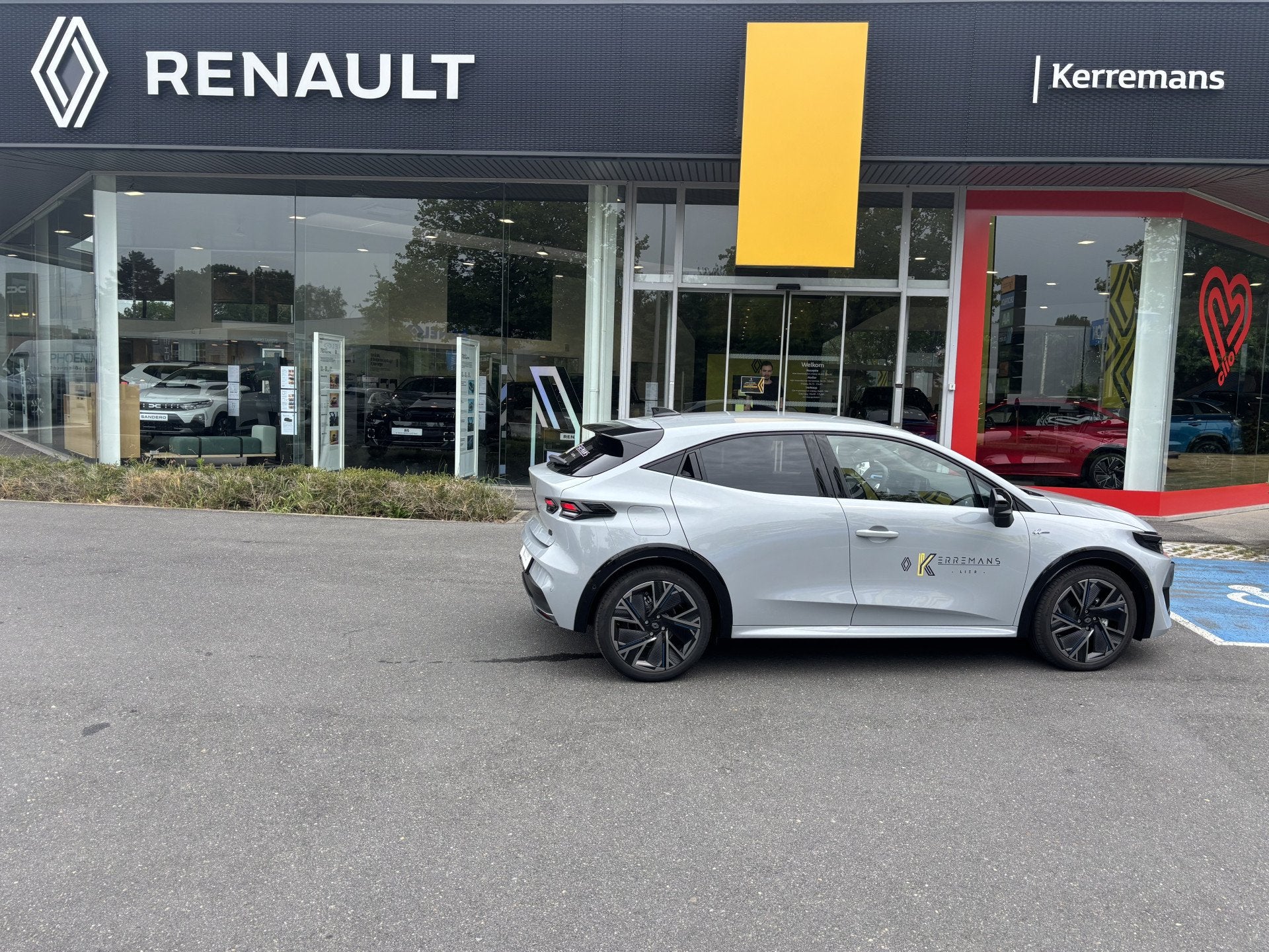 Renault Clio 1.8 Hybrid 160 esprit Alpine Beschikbaar vanaf, Autos, Argent ou Gris, Achat, Entreprise, Isofix