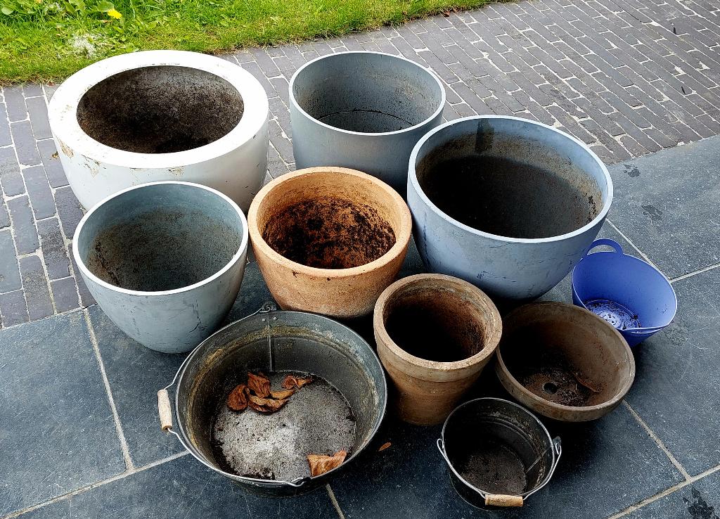 10 gratis bloempotten, Kunststof, Gebruikt, Rond, Minder dan 40 cm