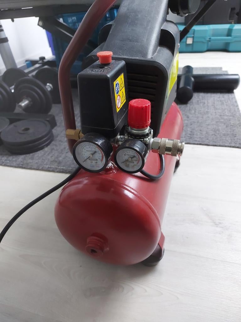 Prebena Vigon 120 Pneumatische Compressor 12L, 8bar, Doe-het-zelf en Bouw, Compressors, Gebruikt, 6 tot 10 bar, Minder dan 25 liter