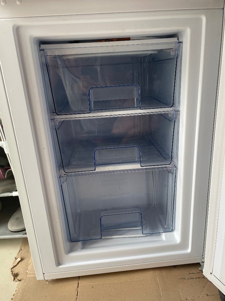 Koelkast DOMO koelvriescombinatie klasse C, Elektronische apparatuur, Koelkasten en IJskasten, 100 tot 150 liter, Ophalen, Gebruikt
