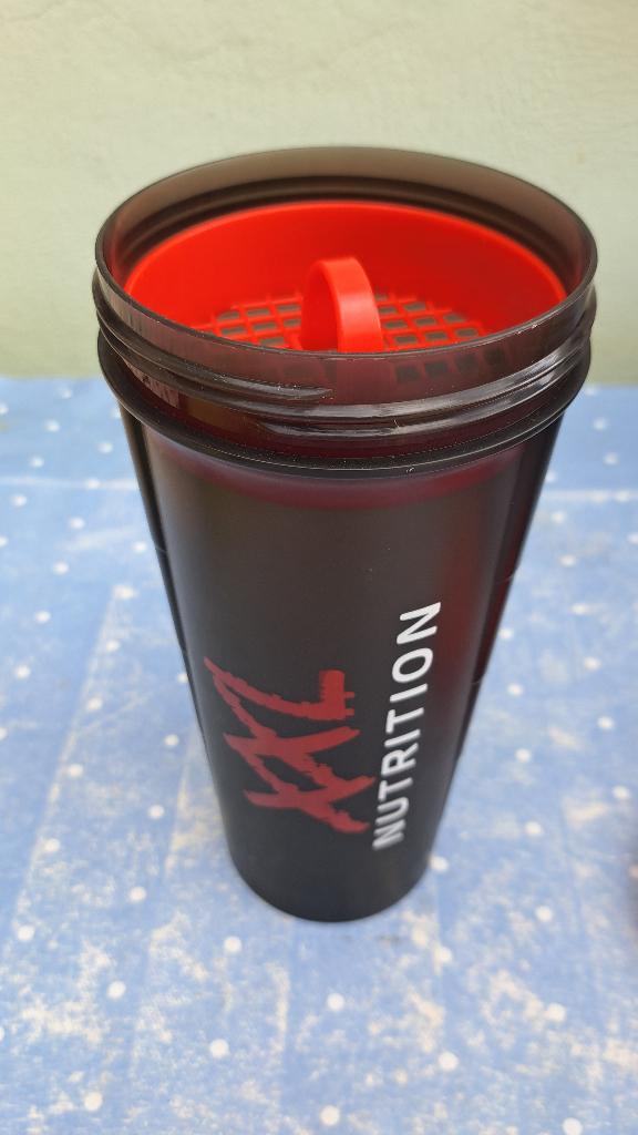 Drinkbeker nutrition XXL rood  groen  nieuw 2 EURO  allerlei, Sport en Fitness, Ophalen