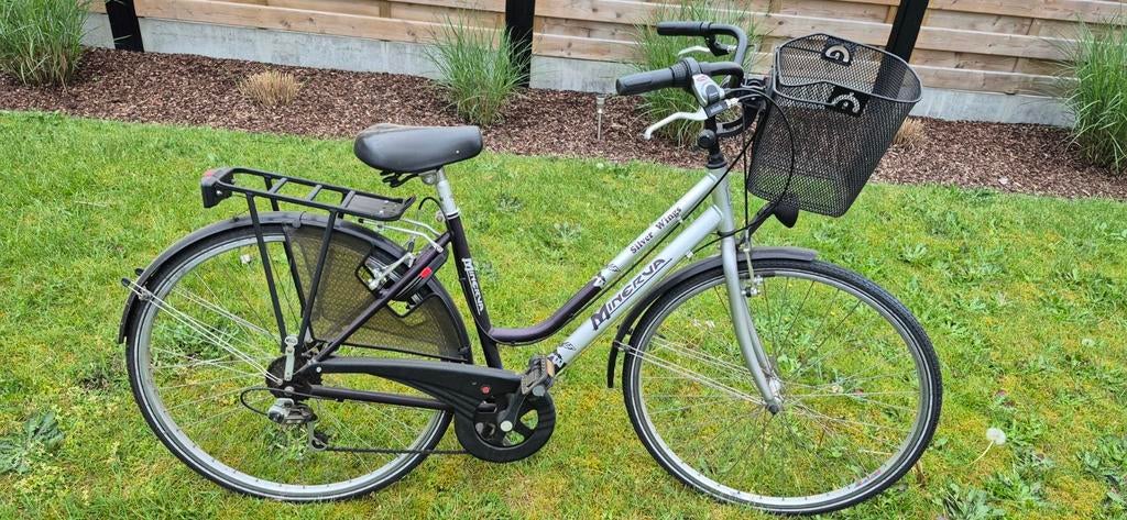 Damesfietsen met versnellingen en mand., Fietsen en Brommers, Gebruikt, Velgrem, Versnellingen, Ophalen