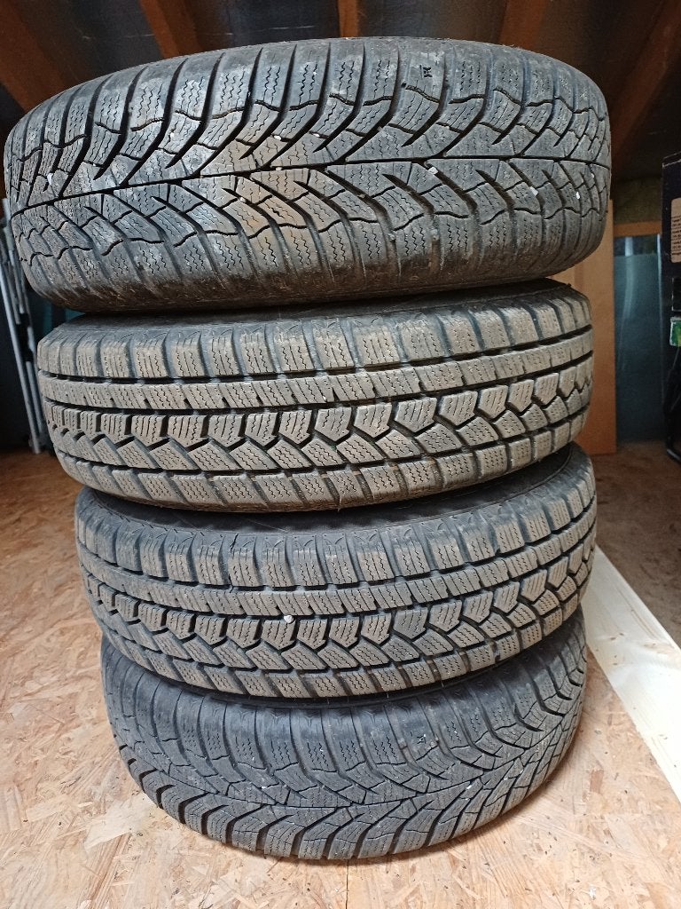 4 pneus hiver sur jante, Autos : Pièces & Accessoires, Pneus hiver, Véhicule de tourisme, Pneu(s), Enlèvement