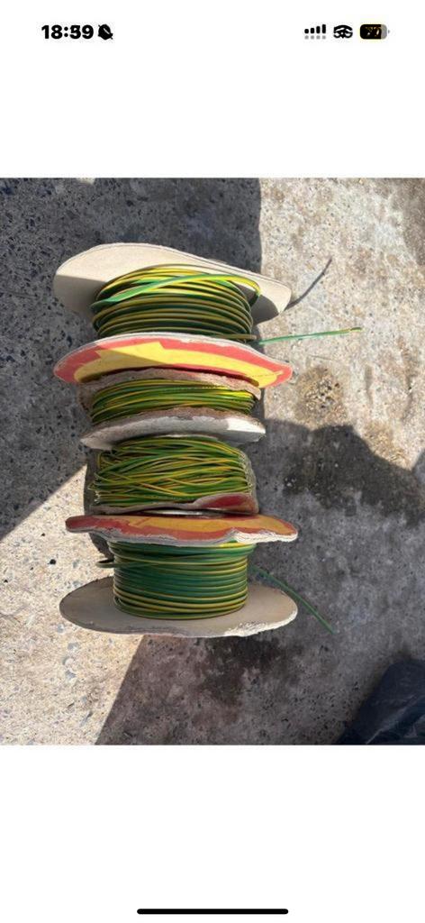 Lot de câbles électriques vert/jaune de marque RS Components, Bricolage & Construction, Électricité & Câbles, Enlèvement, Comme neuf