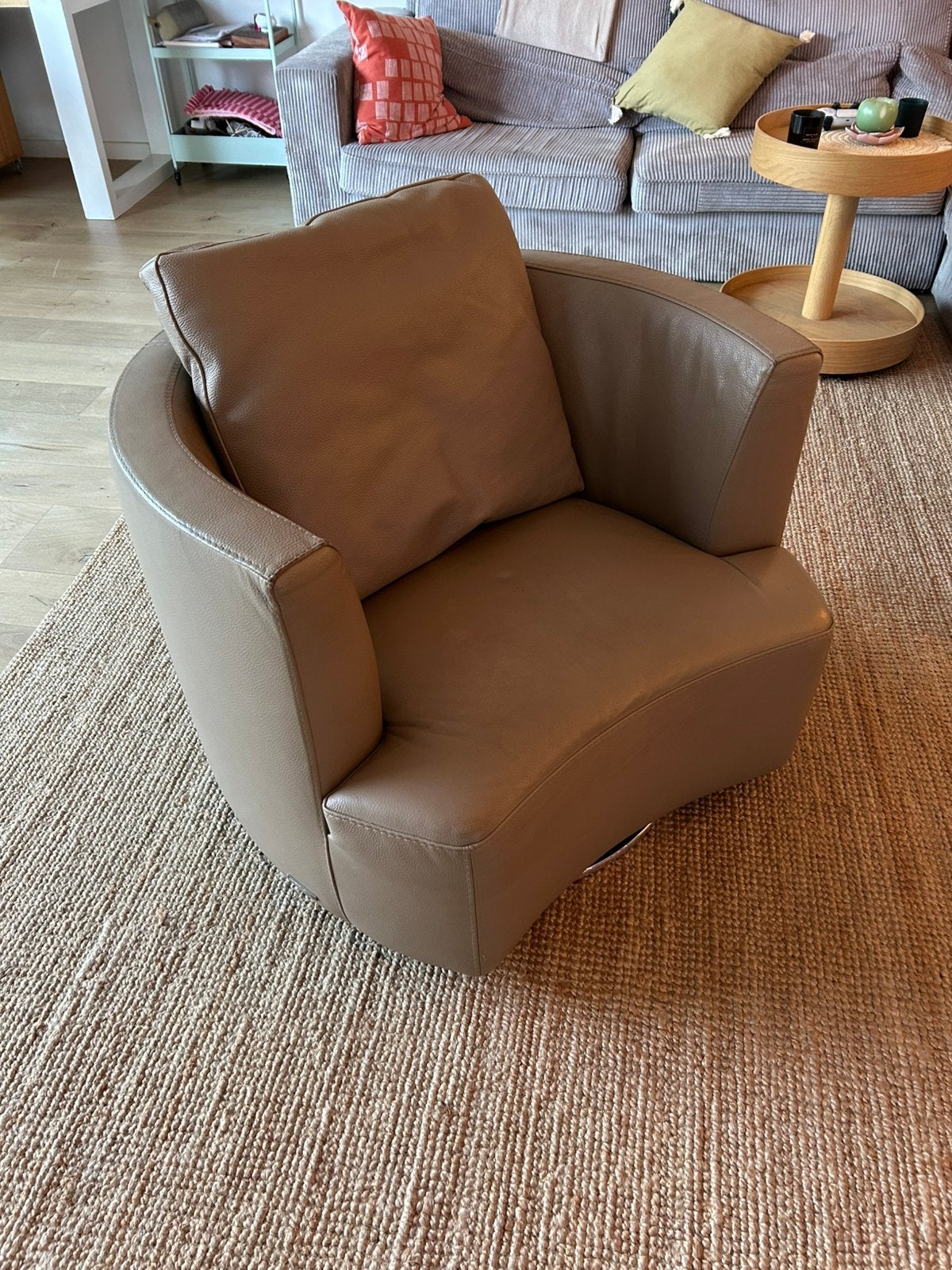 Fauteuil pivotant Roche Bobois CURL - parfait état, Maison & Meubles, Enlèvement, Comme neuf, Cuir