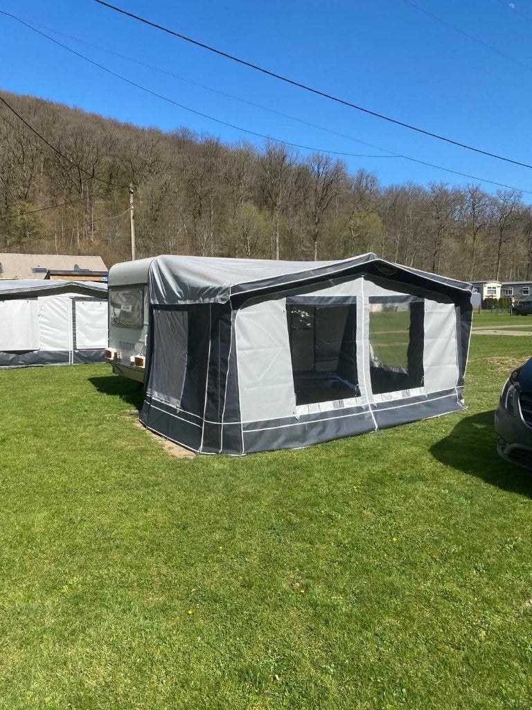 Camping, Enlèvement, Comme neuf