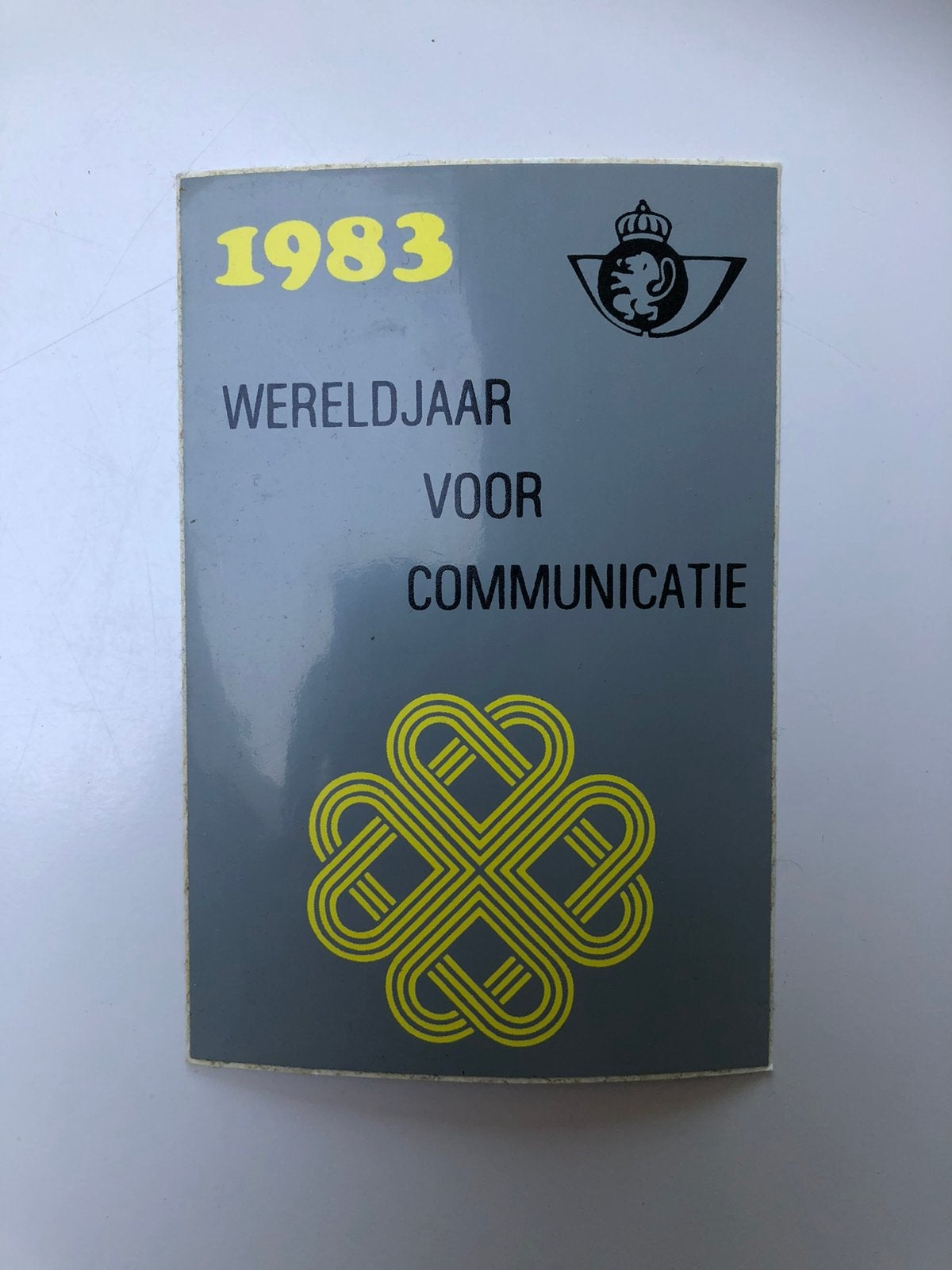 Sticker de post 1983, Ophalen of Verzenden, Nieuw, Bedrijf of Vereniging