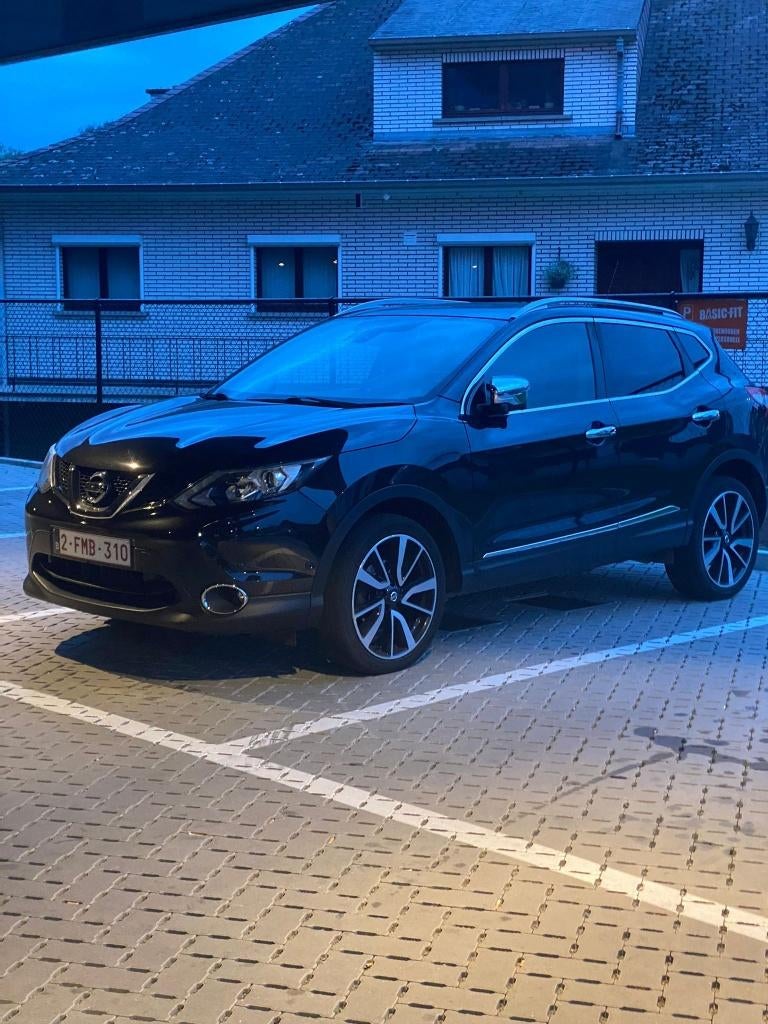 Nissan Qashqai 1.6 163pk Tekna | Full Options | Panoramisch, Auto's, Voorwielaandrijving, 4 cilinders, Leder en Stof, Zwart