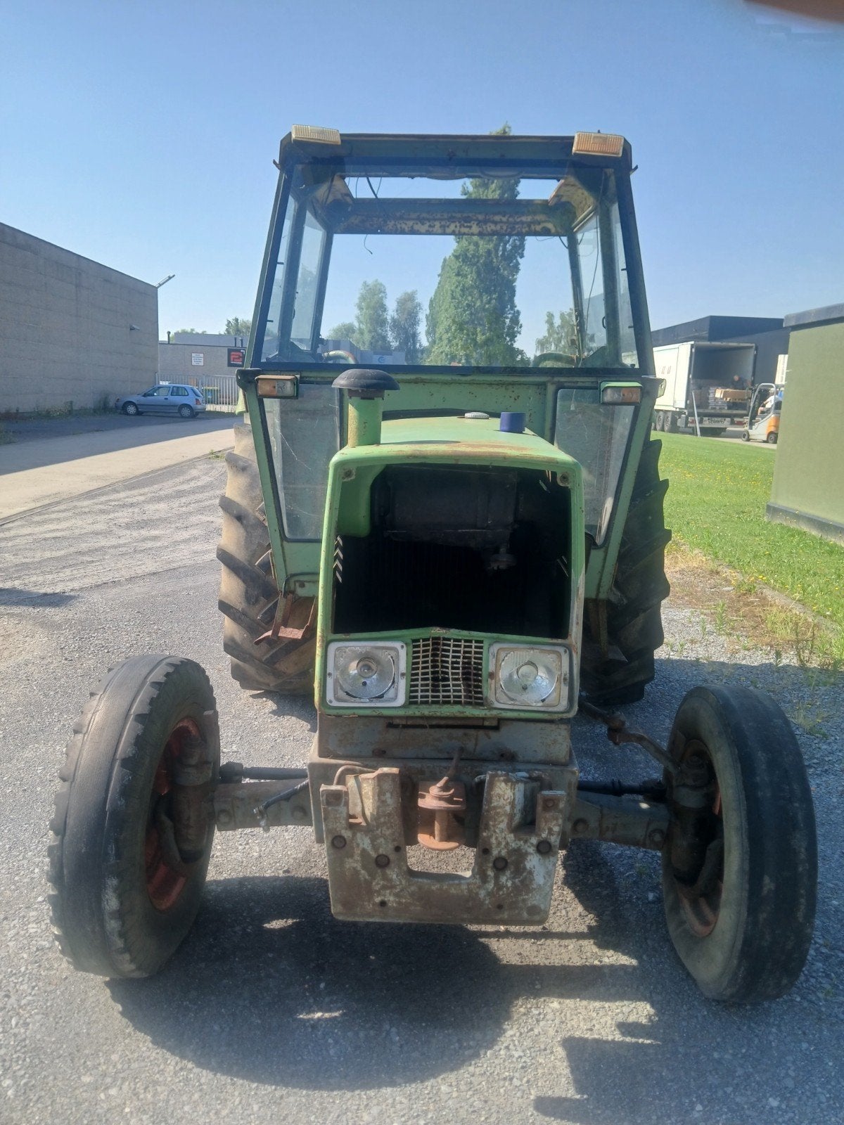 Fendt 105 livres, Articles professionnels, Enlèvement, Jusqu'à 80 ch, Fendt, Plus de 10 000
