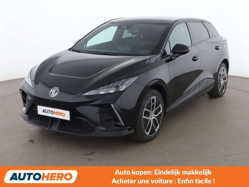 MG MG4 electric drive 150 kW Luxury (bj 2023, automaat), Automaat, Achterwielaandrijving, Gebruikt, Zwart