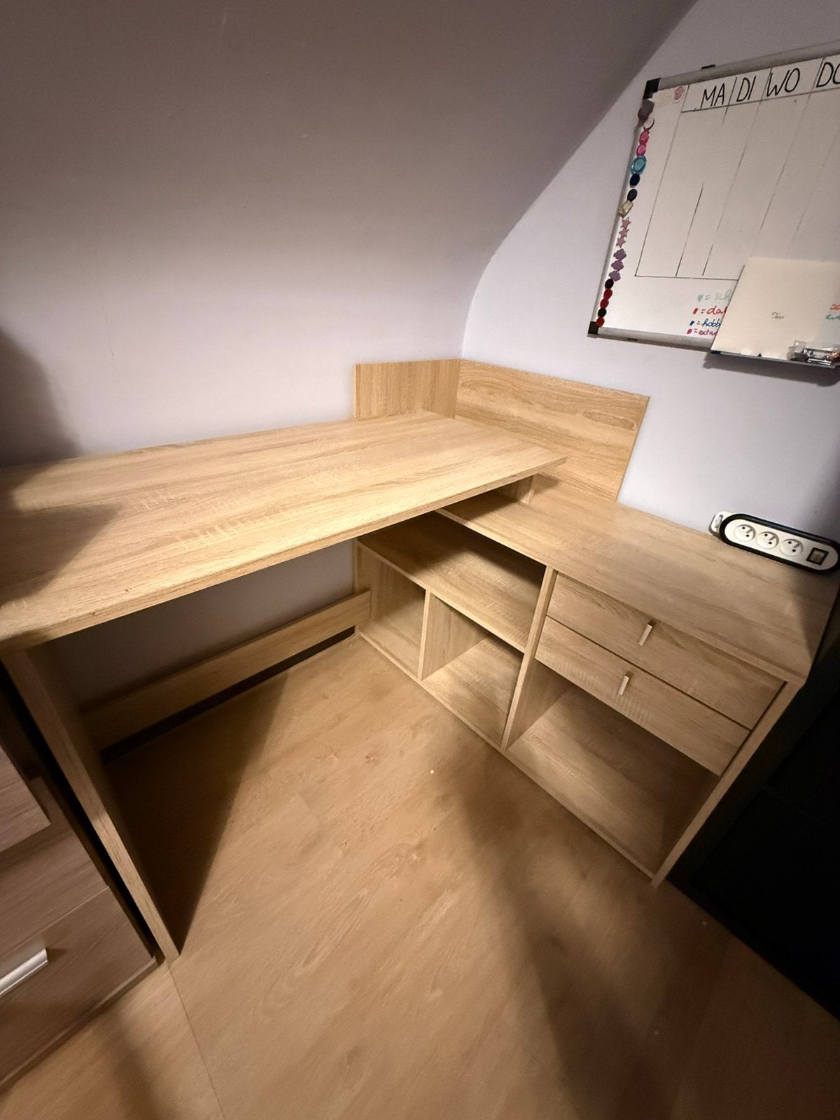 Leuk hoekbureau in eikenkleur Veel werkruimte & opbergruimte, Huis en Inrichting, Ophalen, Gebruikt, Hoekbureau