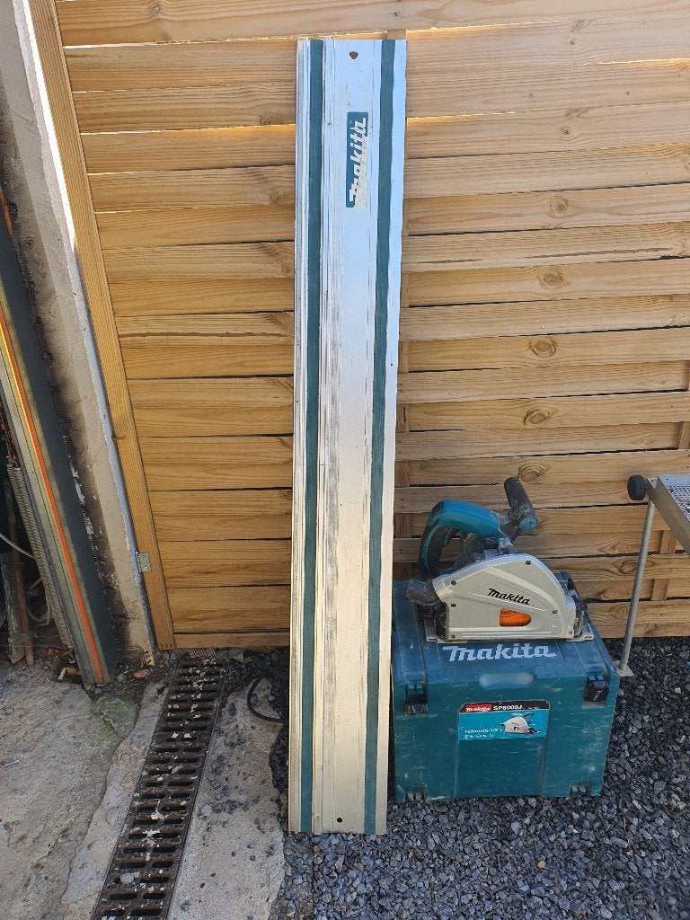 Scie plongeante MAKITA 165mm 1300W en MAKPAC + rail, Bricolage & Construction, Enlèvement, Comme neuf